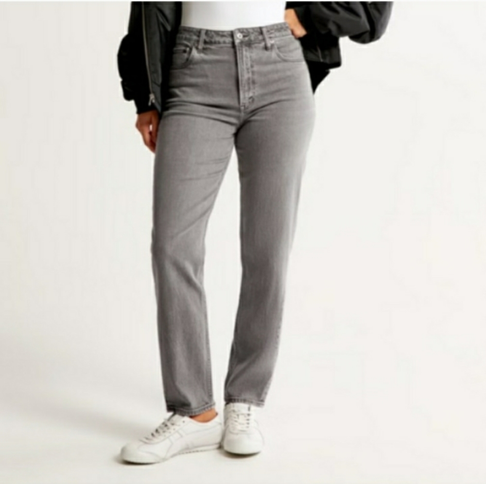 ABERCROMBIE & FITCH Curve Love High Rise Mom Jean Grey EUC!